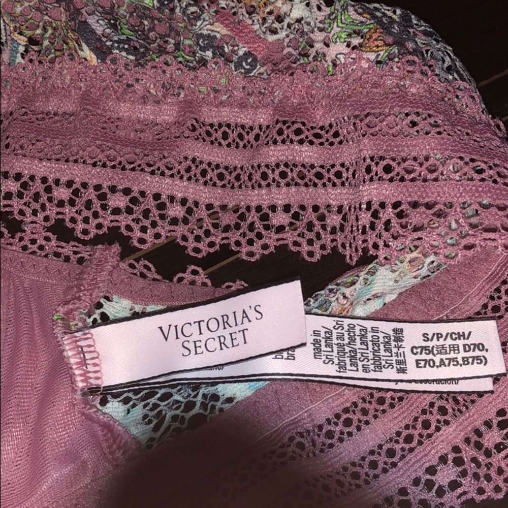 VS Bralettes - Picture 8 of 8